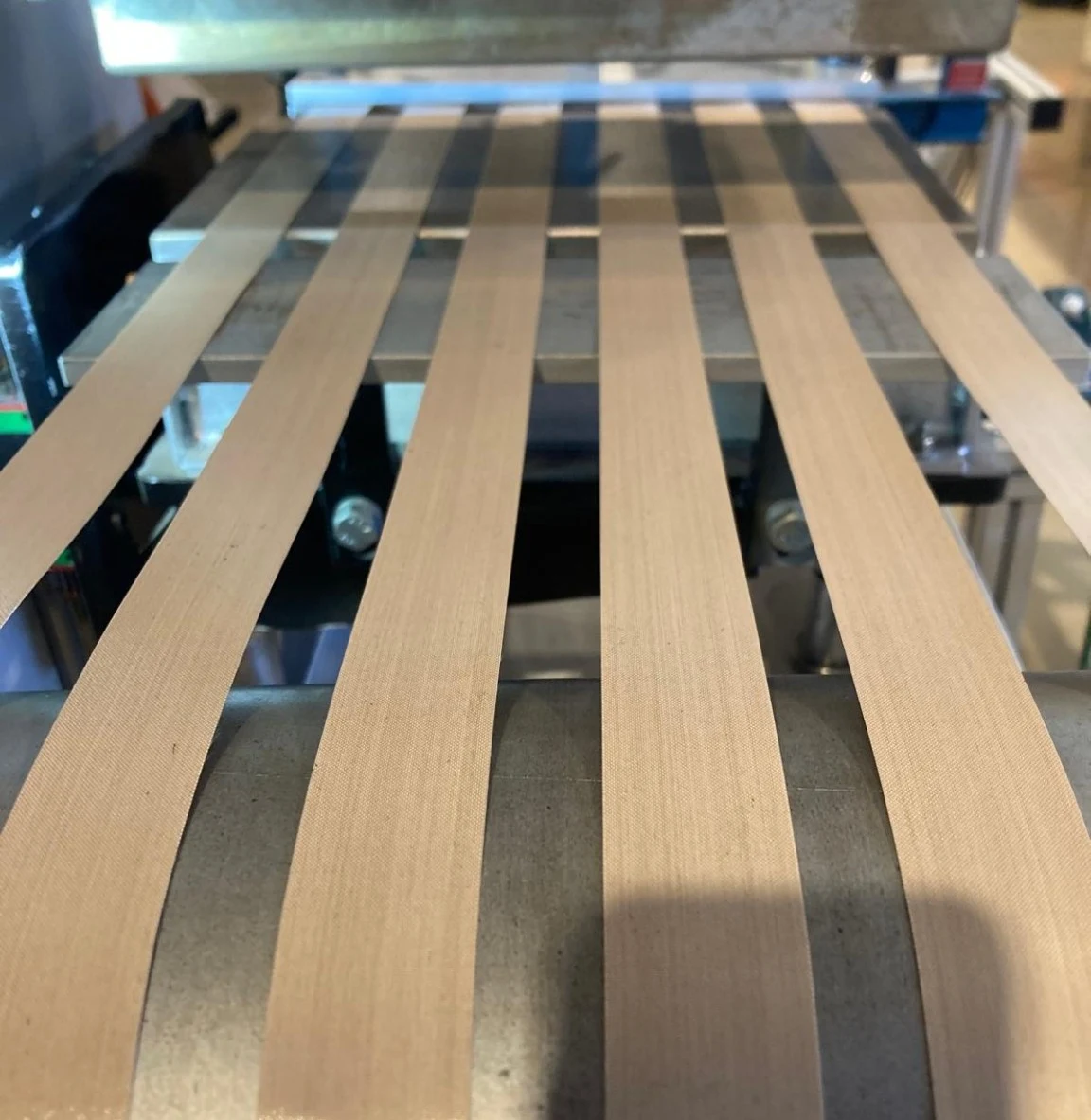 Jointless spiral belt installed on tissue packaging machinery